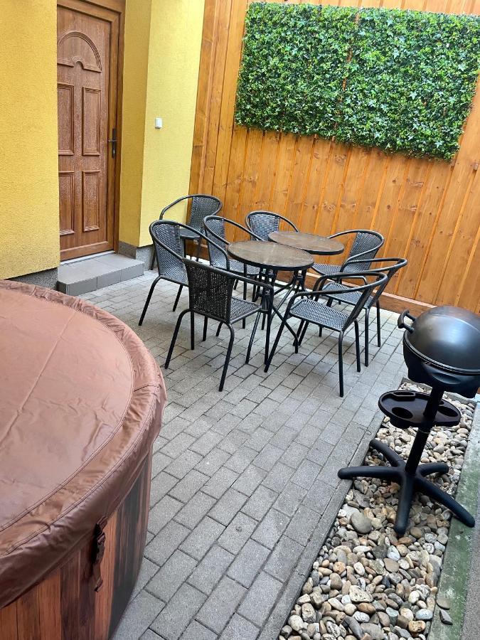 Árvíz Apartman Szeged Exterior foto