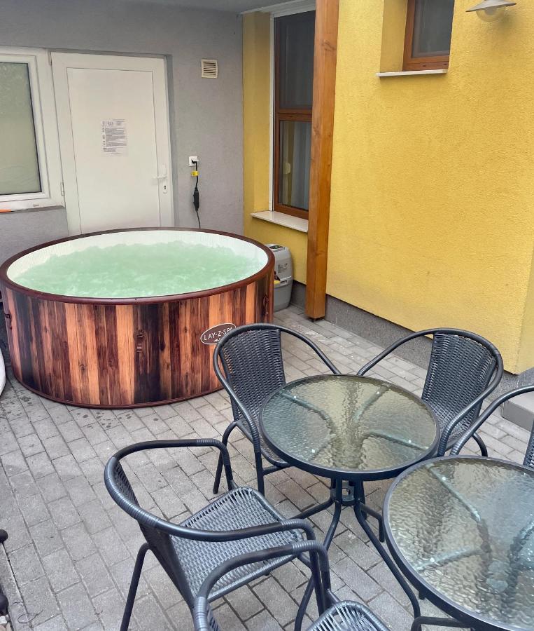 Árvíz Apartman Szeged Exterior foto