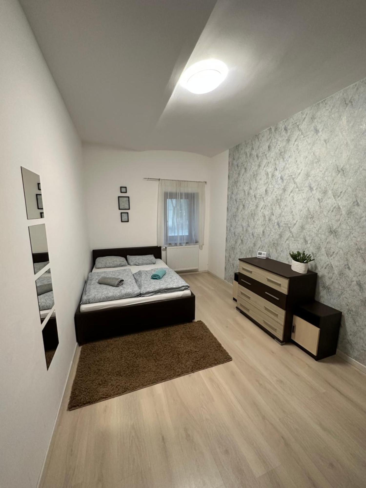 Árvíz Apartman Szeged Exterior foto