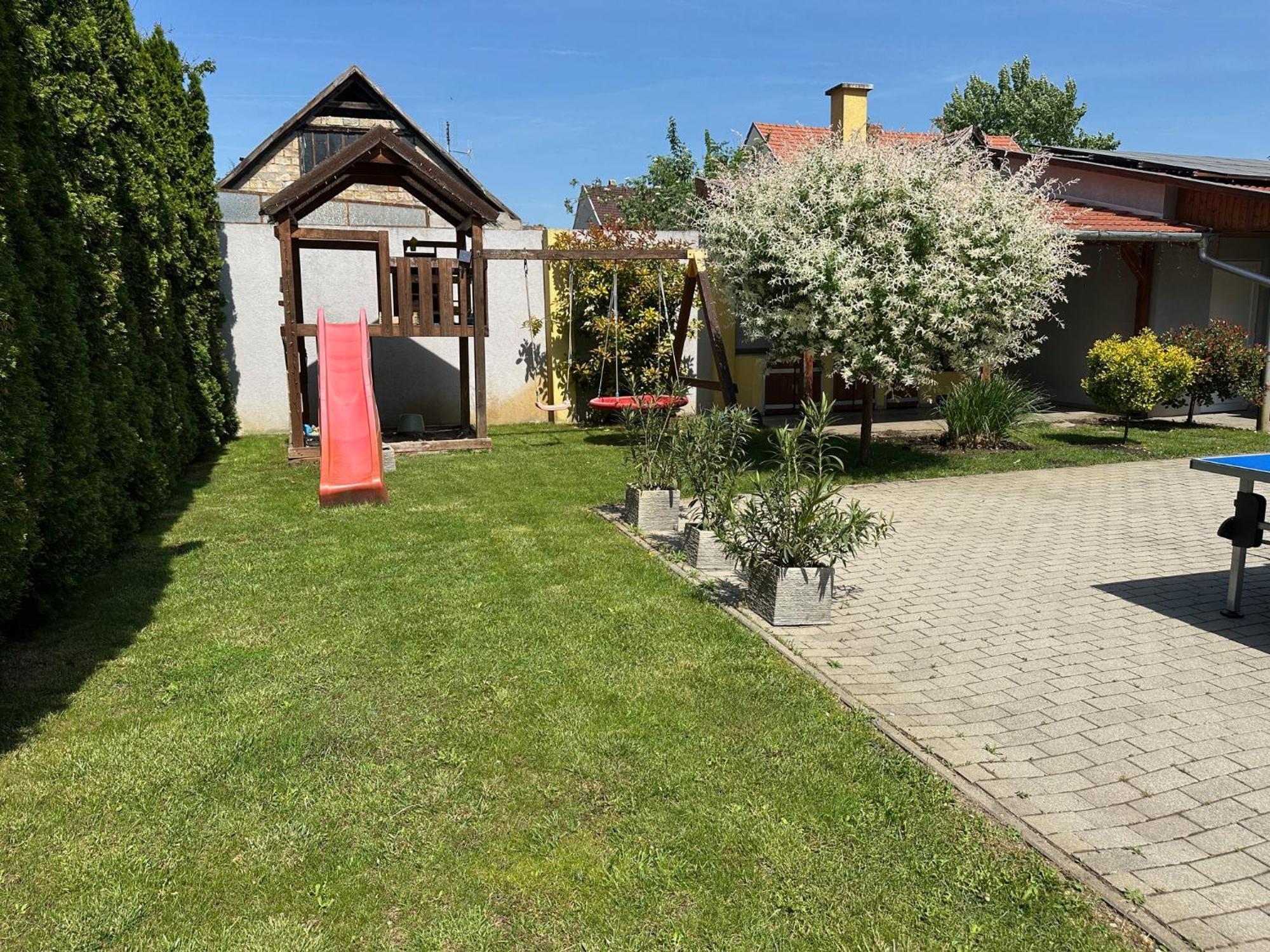 Árvíz Apartman Szeged Exterior foto