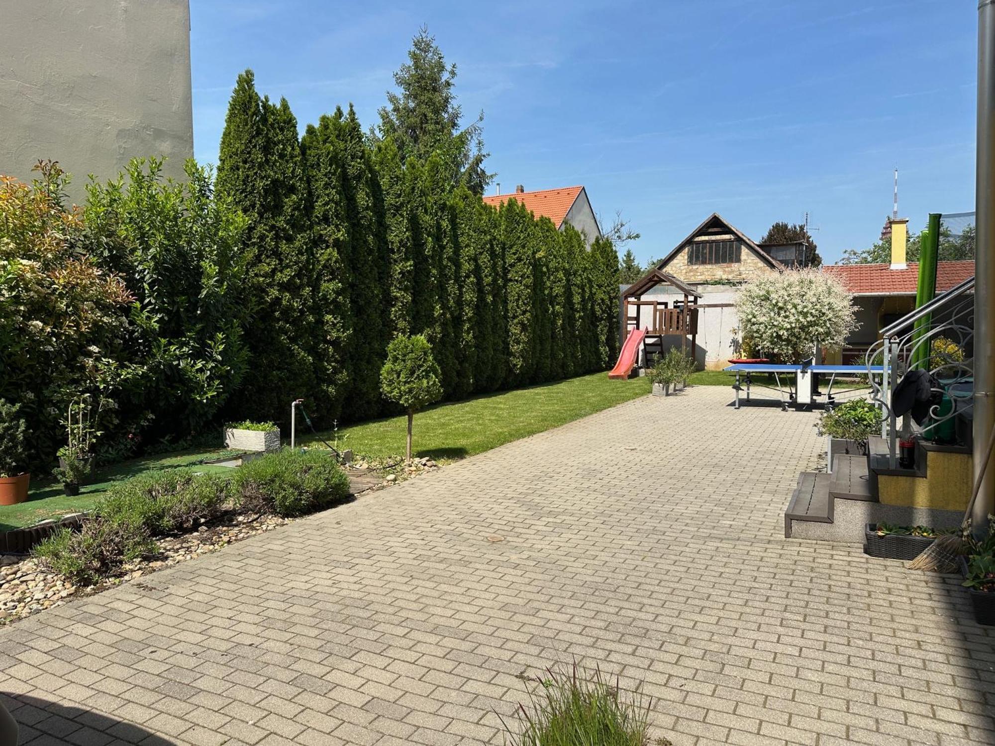 Árvíz Apartman Szeged Exterior foto