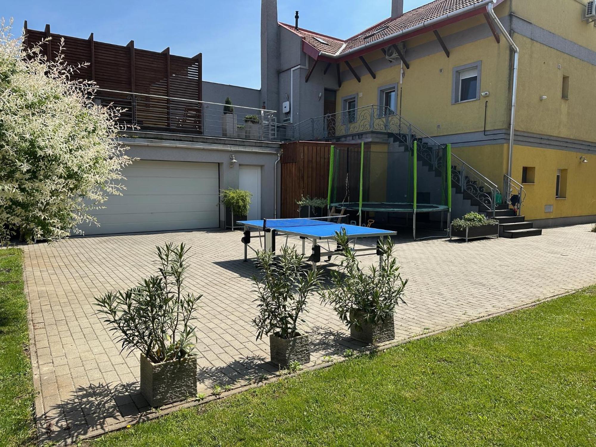Árvíz Apartman Szeged Exterior foto