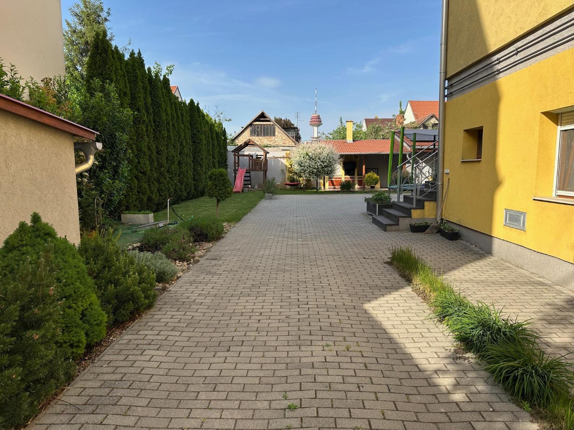 Árvíz Apartman Szeged Exterior foto